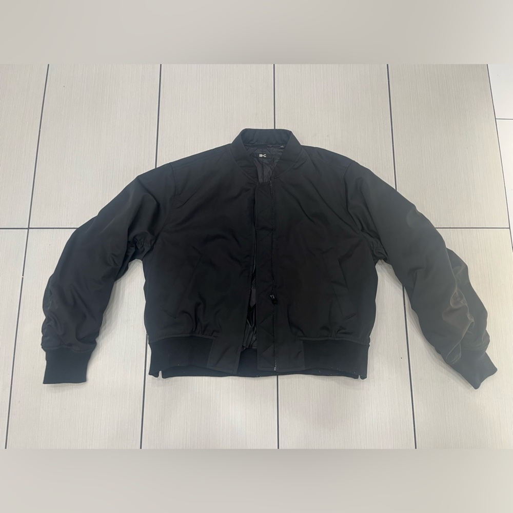 Uniqlo Women’s Classic Black Bomber Jacket Size Small